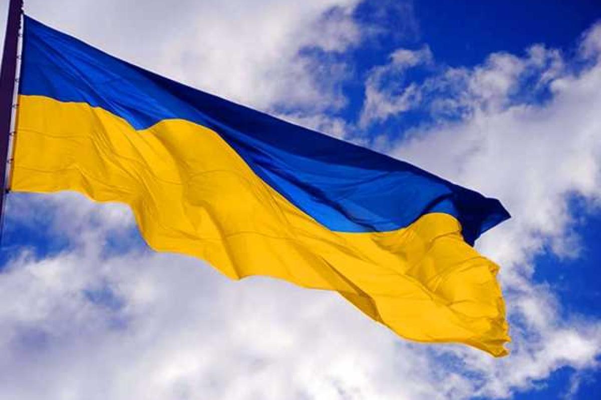 Арсений Яценюк поздравил украинцев с Днем молодежи 