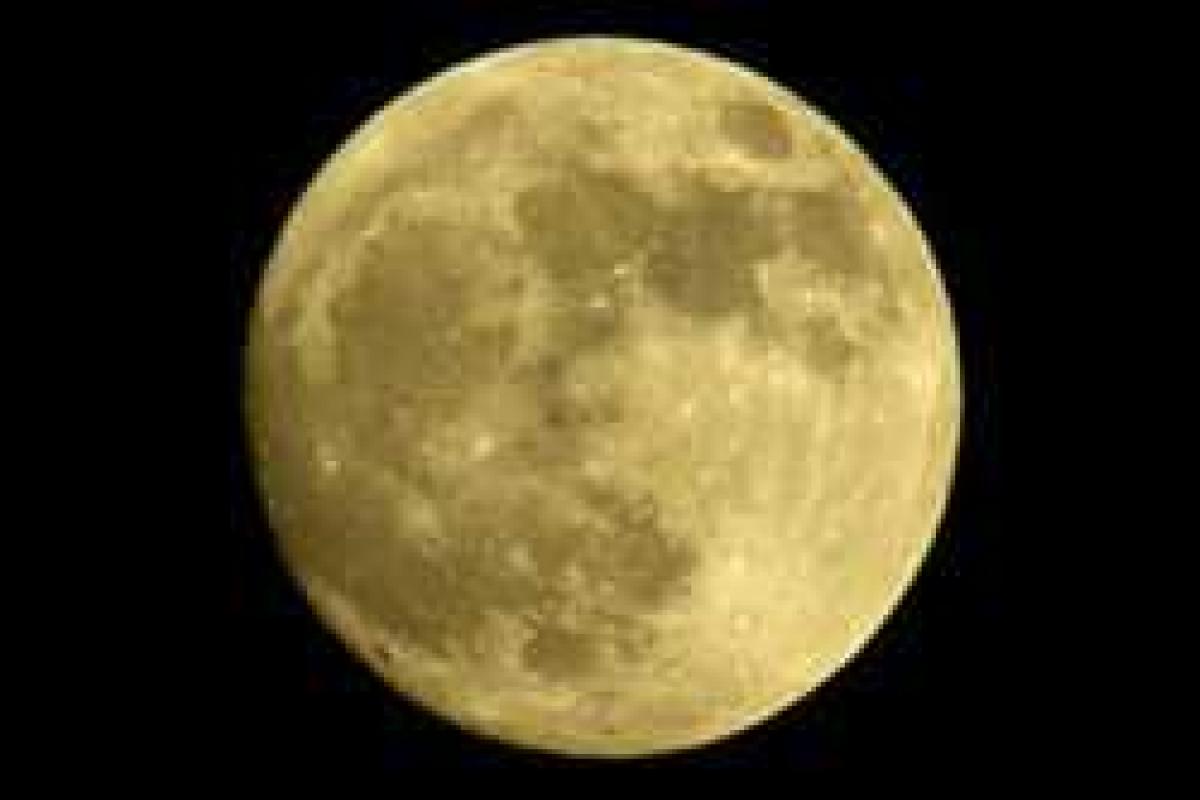 Ученые: Тайна появления воды на Луне раскрыта