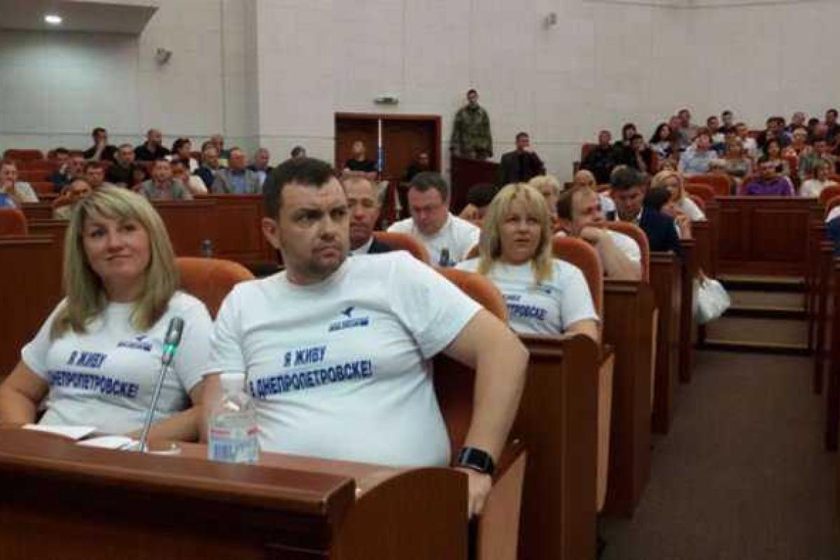 Мэру Днепра Филатову подарили ласты и спасательный круг