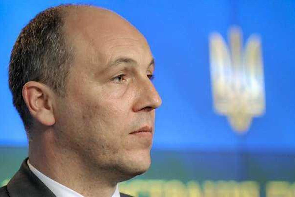 Парубий сообщил, когда могут снять неприкосновенность с Онищенко