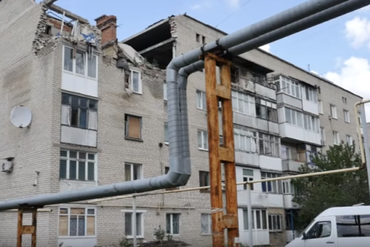 Переселенцы из Марьинки возвращаются в полуразрушенные дома Переселенцы из Марьинки возвращаются в полуразрушенные дома