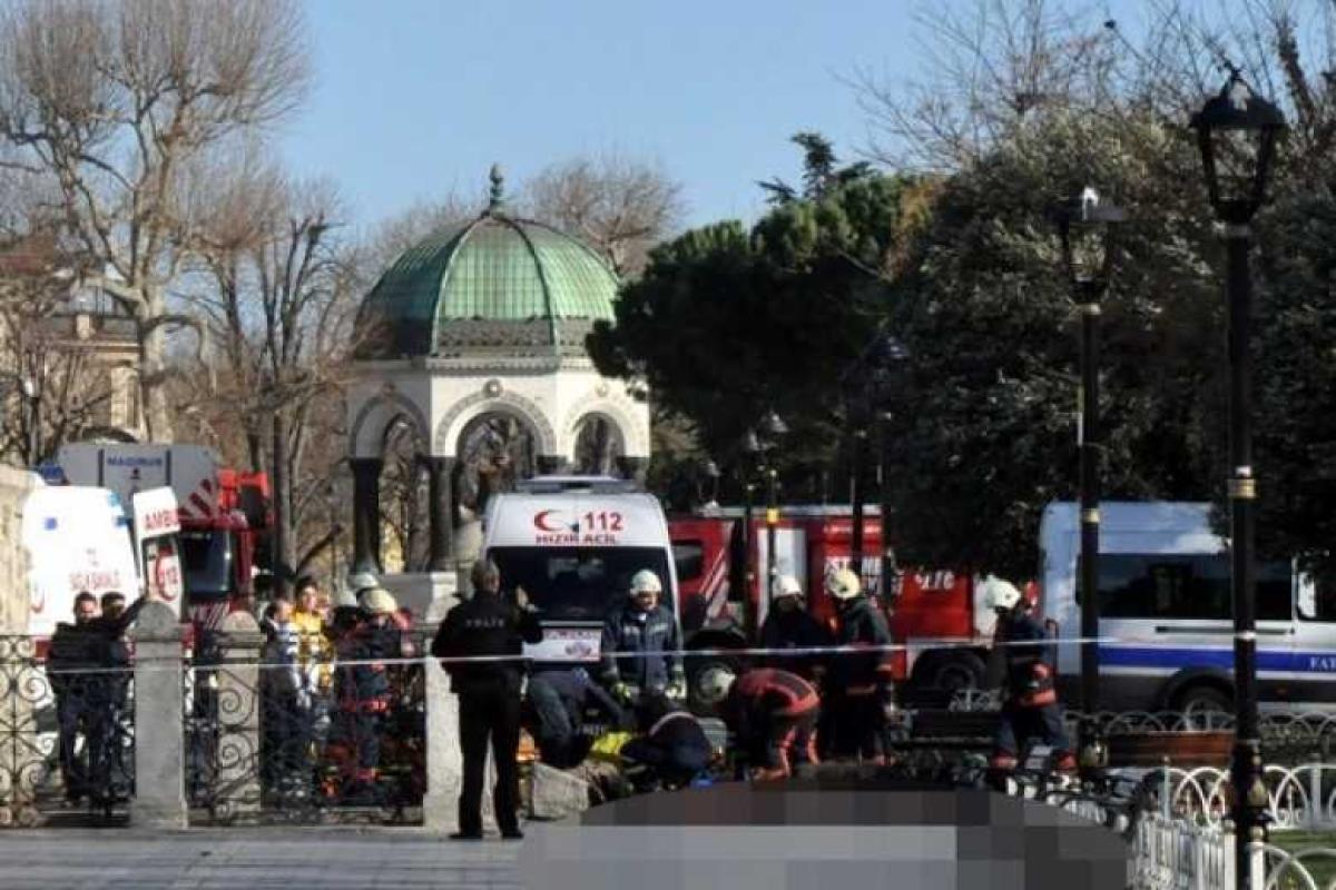 За 2 часа до теракта в Стамбуле в Twitter появилась информация о предстоящих взрывах За 2 часа до теракта в Стамбуле в Twitter появилась информация о предстоящих взрывах