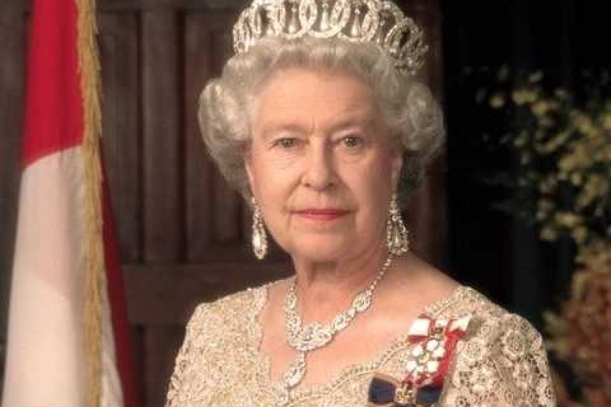 Жители Британии поздравляют свою Королеву Жители Британии поздравляют свою Королеву