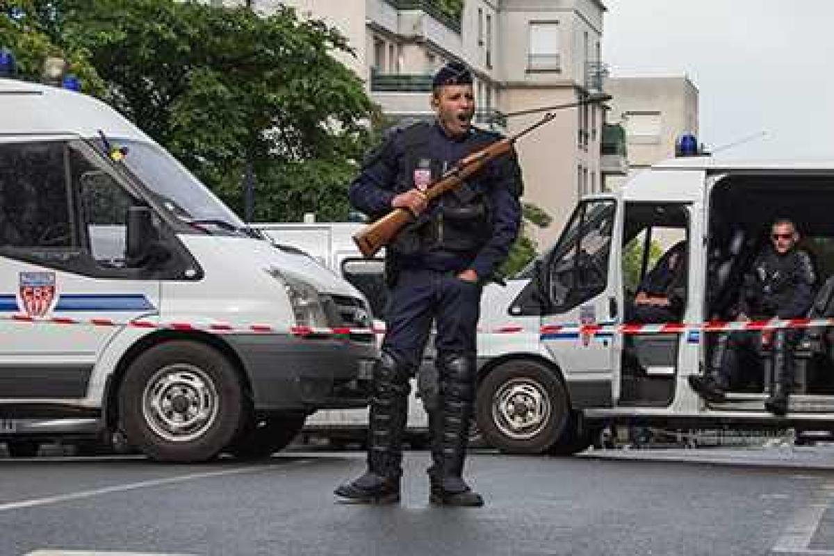 В Германии произошла стрельба в кинотеатре: ранены до 50 человек В Германии произошла стрельба в кинотеатре: ранены до 50 человек