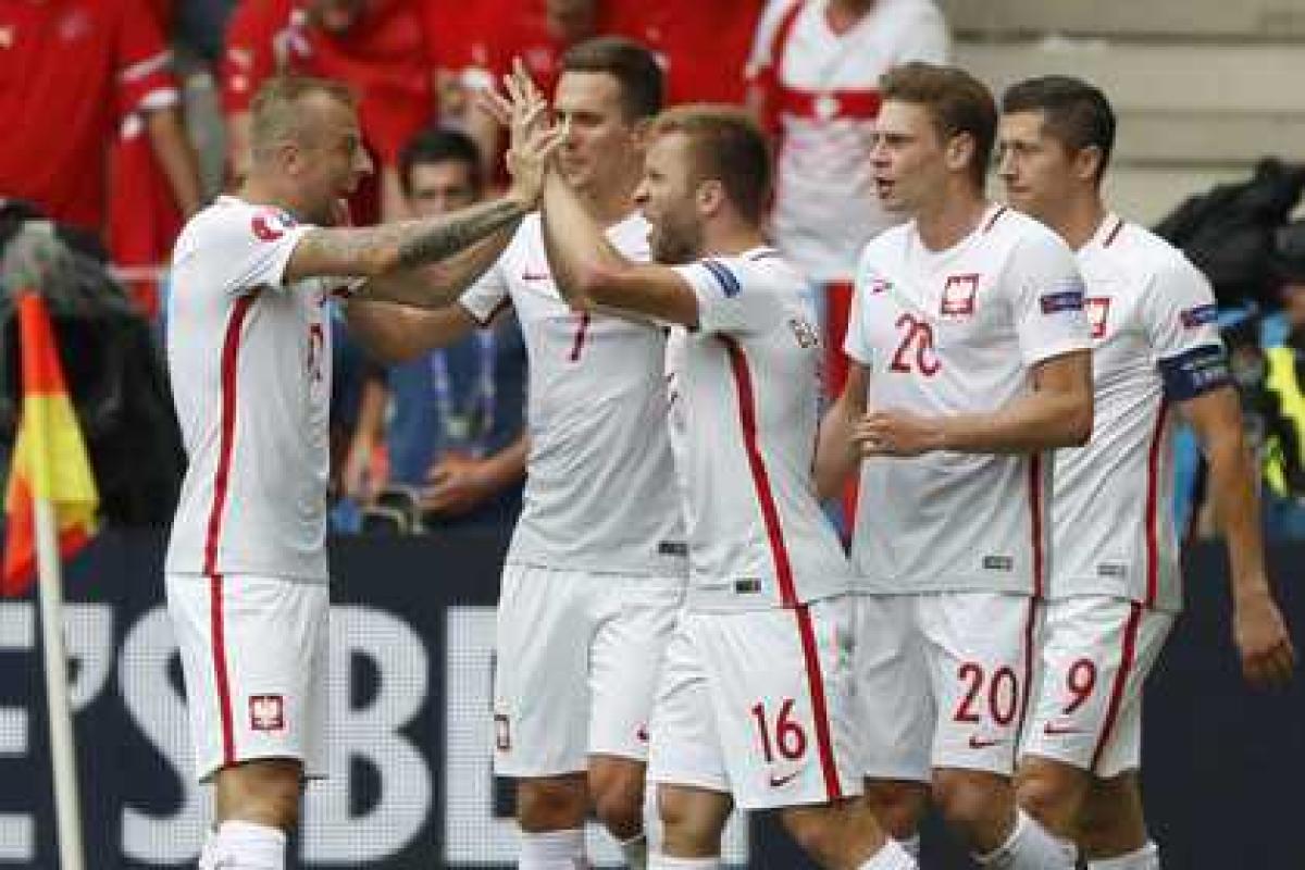 Евро-2016: Польша первой вышла в четвертьфинал Евро-2016: Польша первой вышла в четвертьфинал
