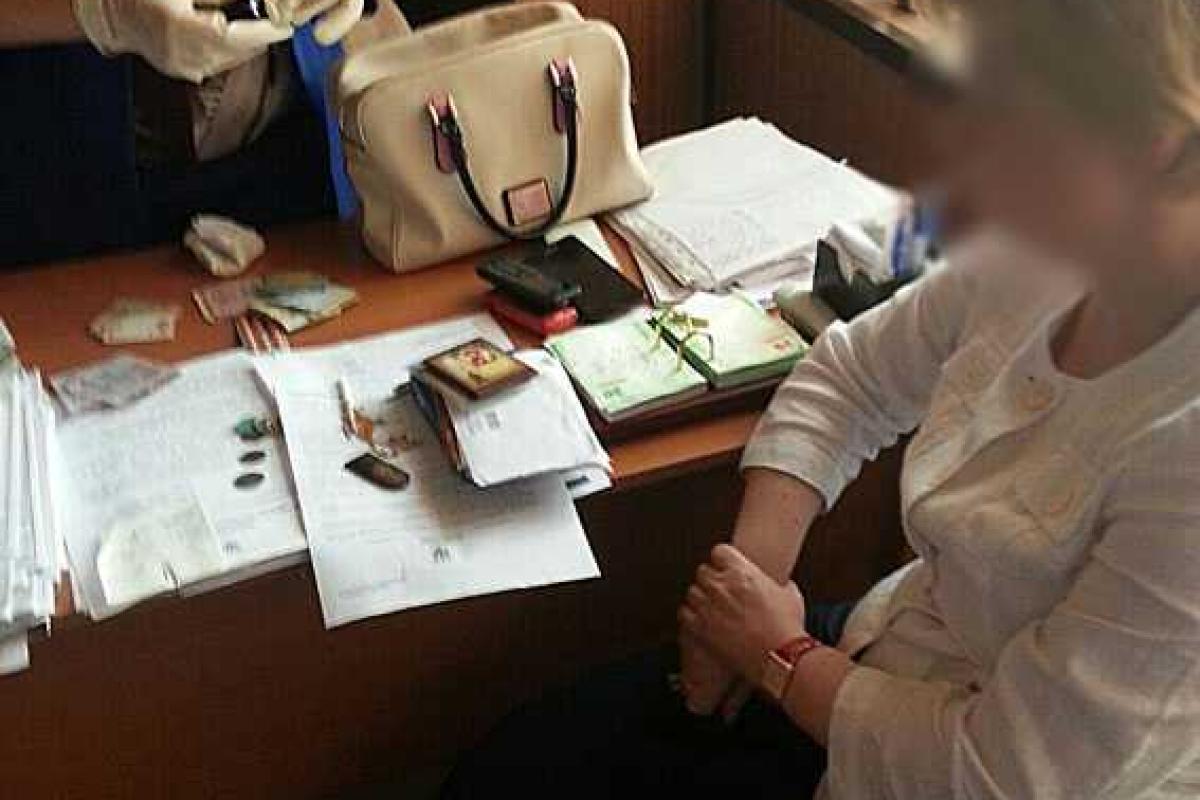 В Краматорске на взятке задержаны председатели медкомиссий В Краматорске на взятке задержаны председатели медкомиссий