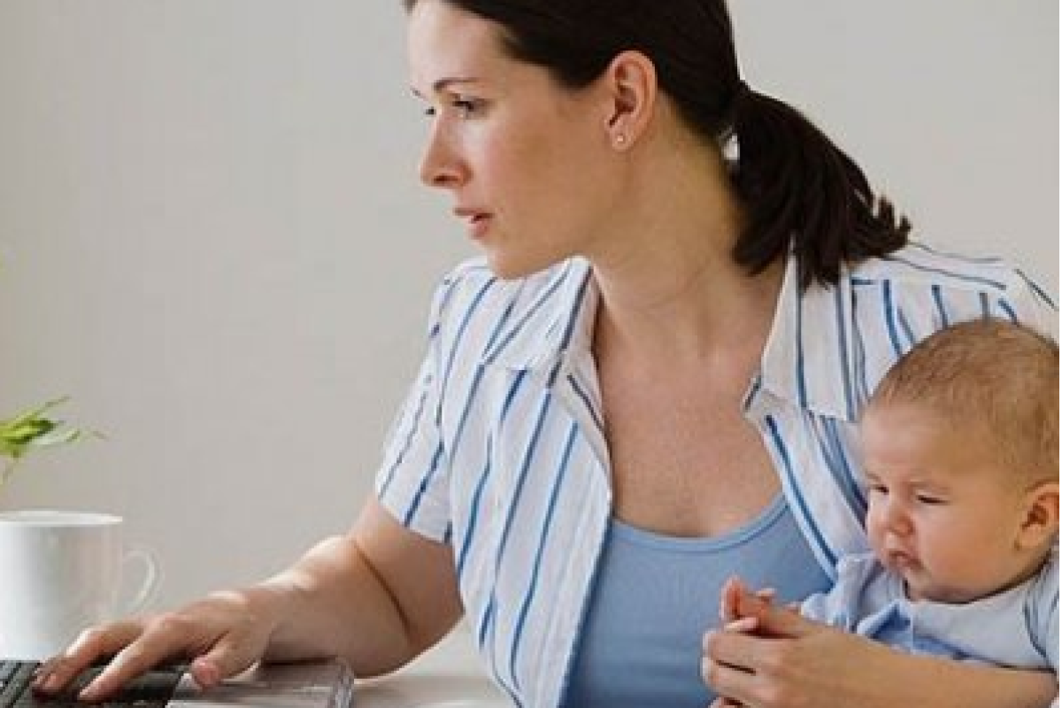 Ученые заявили о негативном влиянии соцсетей на психику молодых мам