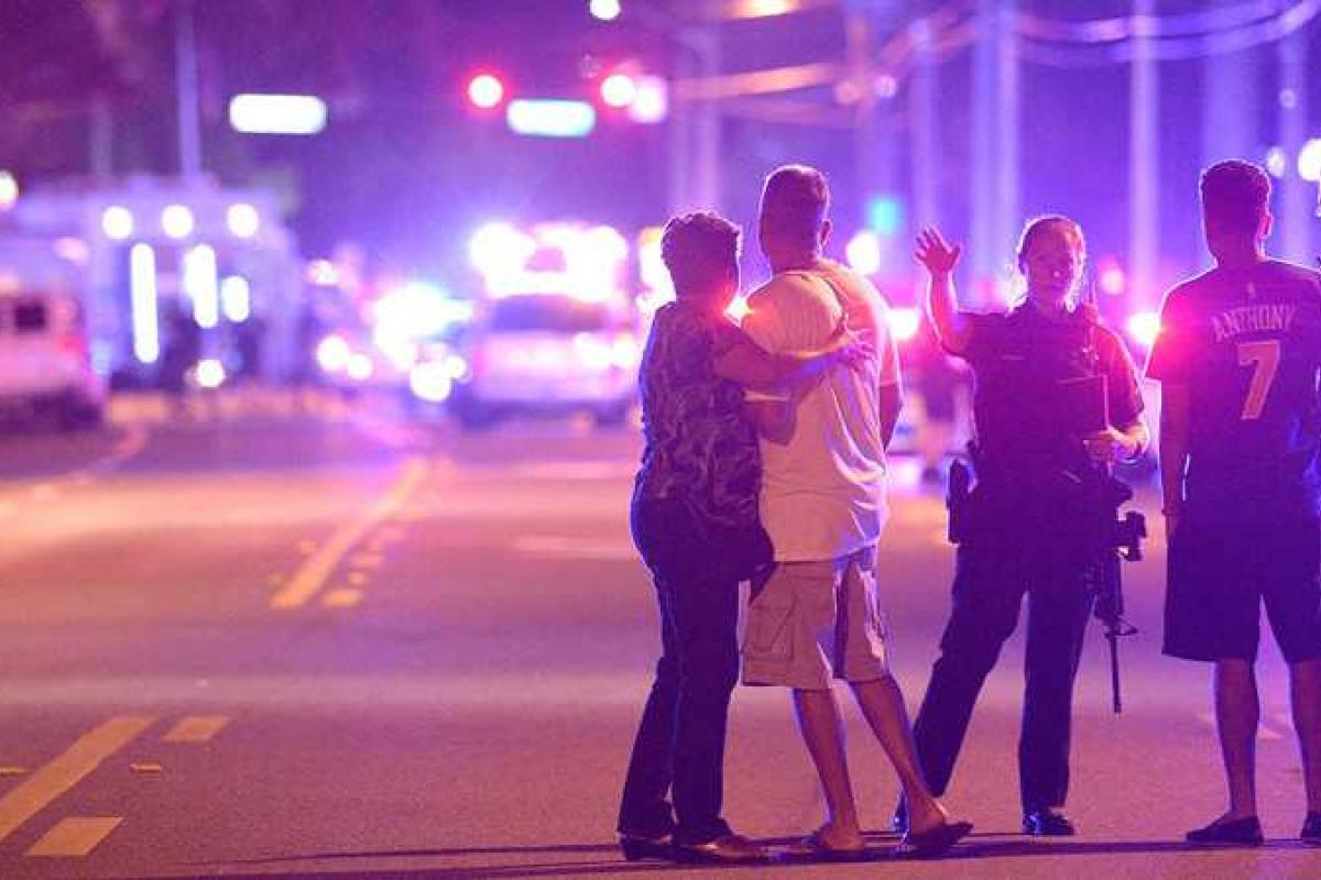 В Сети появилось шокирующее видео первых минут стрельбы в ночном клубе Орландо В Сети появилось шокирующее видео первых минут стрельбы в ночном клубе Орландо