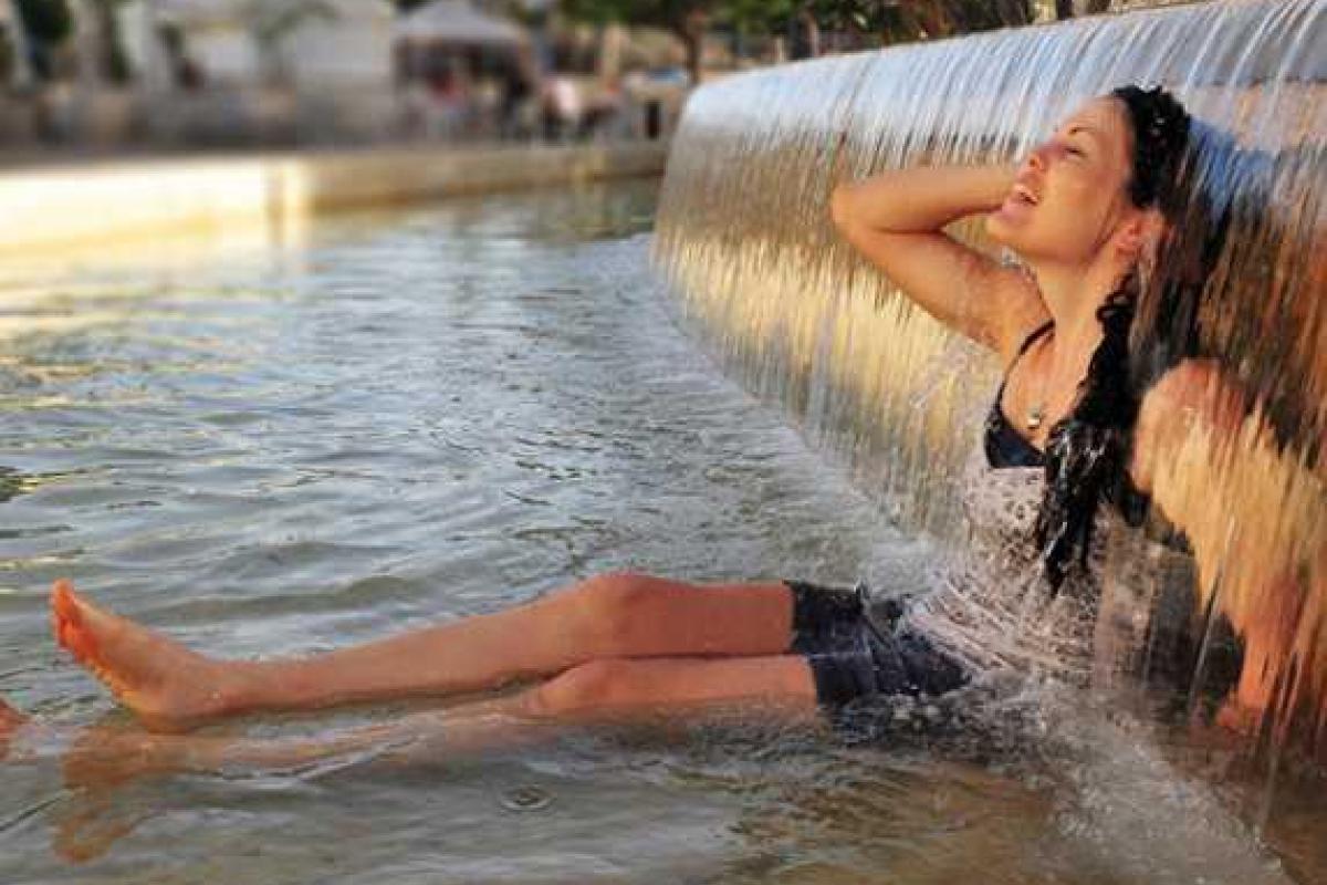 Как спастись от жары: полезные советы и рекомендации Как спастись от жары: полезные советы и рекомендации