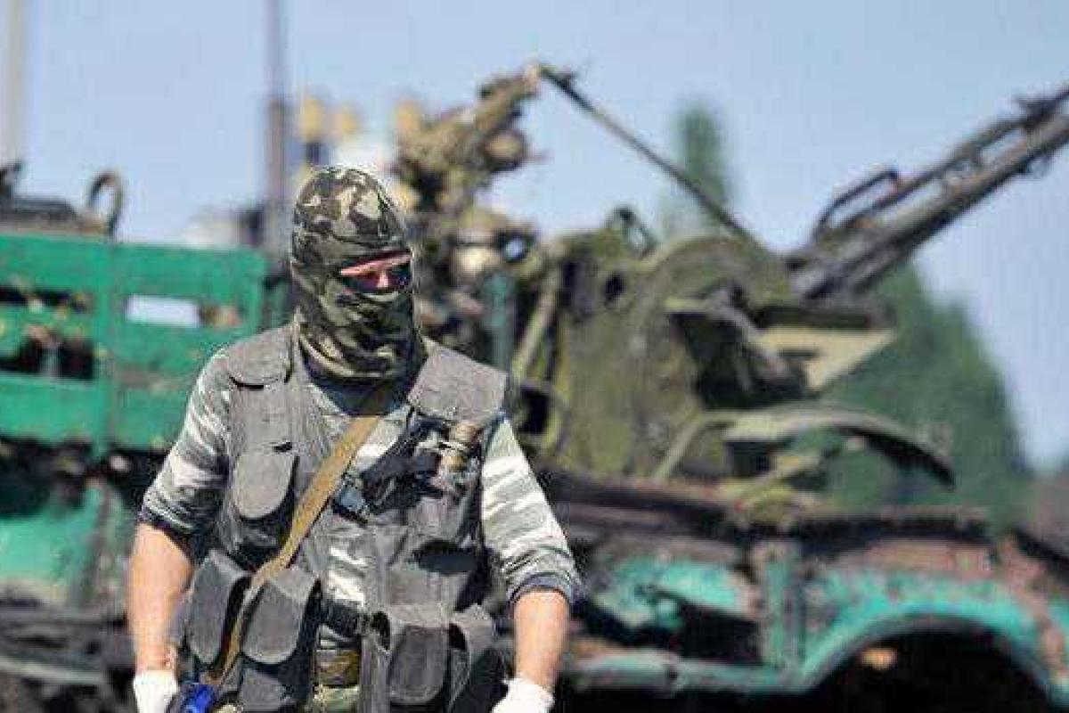 Боевики «ДНР» показали оружие, которое применяют против украинских военных Боевики «ДНР» показали оружие, которое применяют против украинских военных