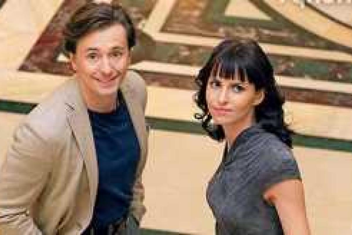 Сергей Безруков с женой и новорожденной дочкой отдыхают на даче Сергей Безруков с женой и новорожденной дочкой отдыхают на даче