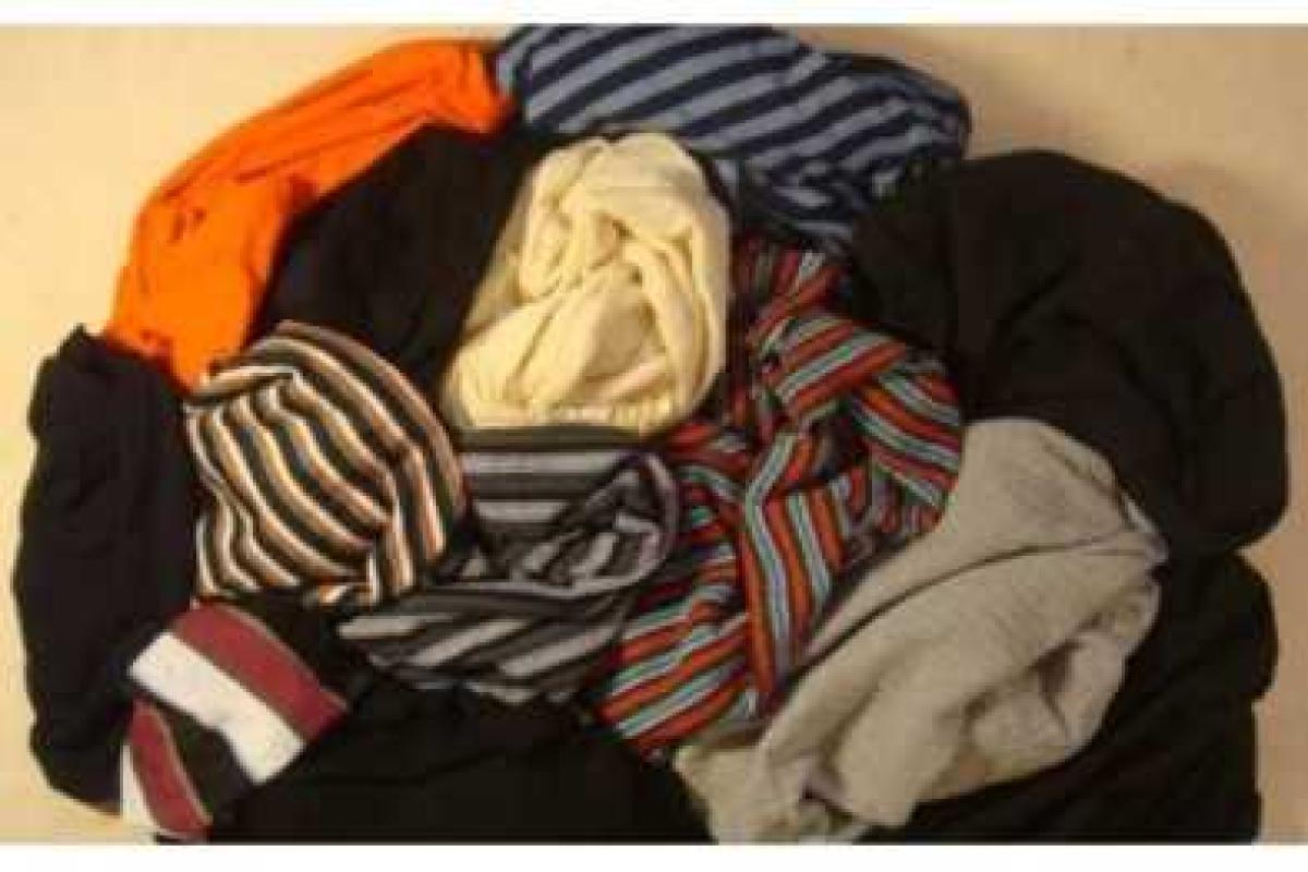 Пограничники вблизи Мариуполя задержали автомобиль с товаром на 40 тысяч гривен