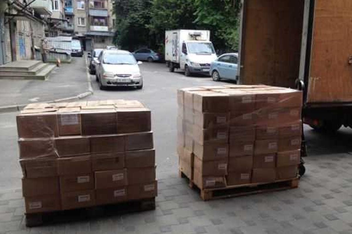 Влажные салфетки необходимы бойцам не меньше, чем продукты и оружие - волонтер