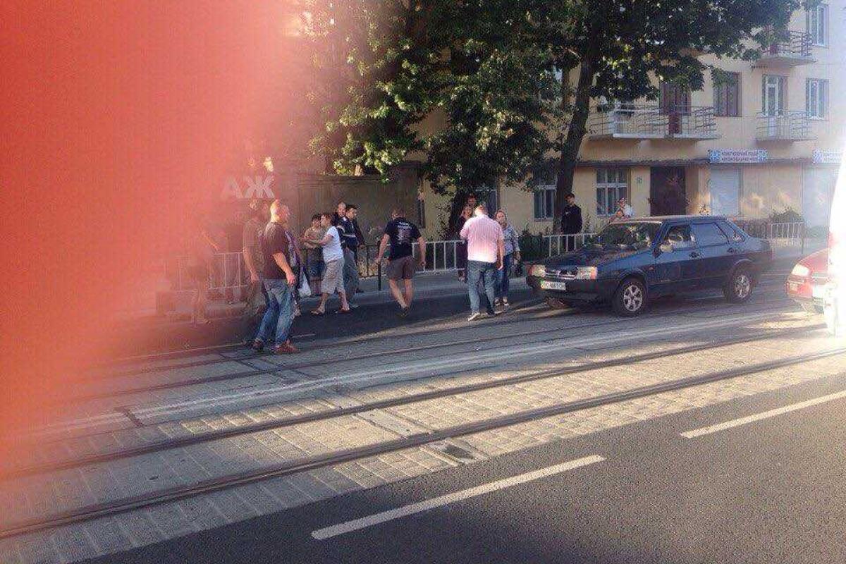 Во Львове сбили несовершеннолетнего ребенка Во Львове сбили несовершеннолетнего ребенка