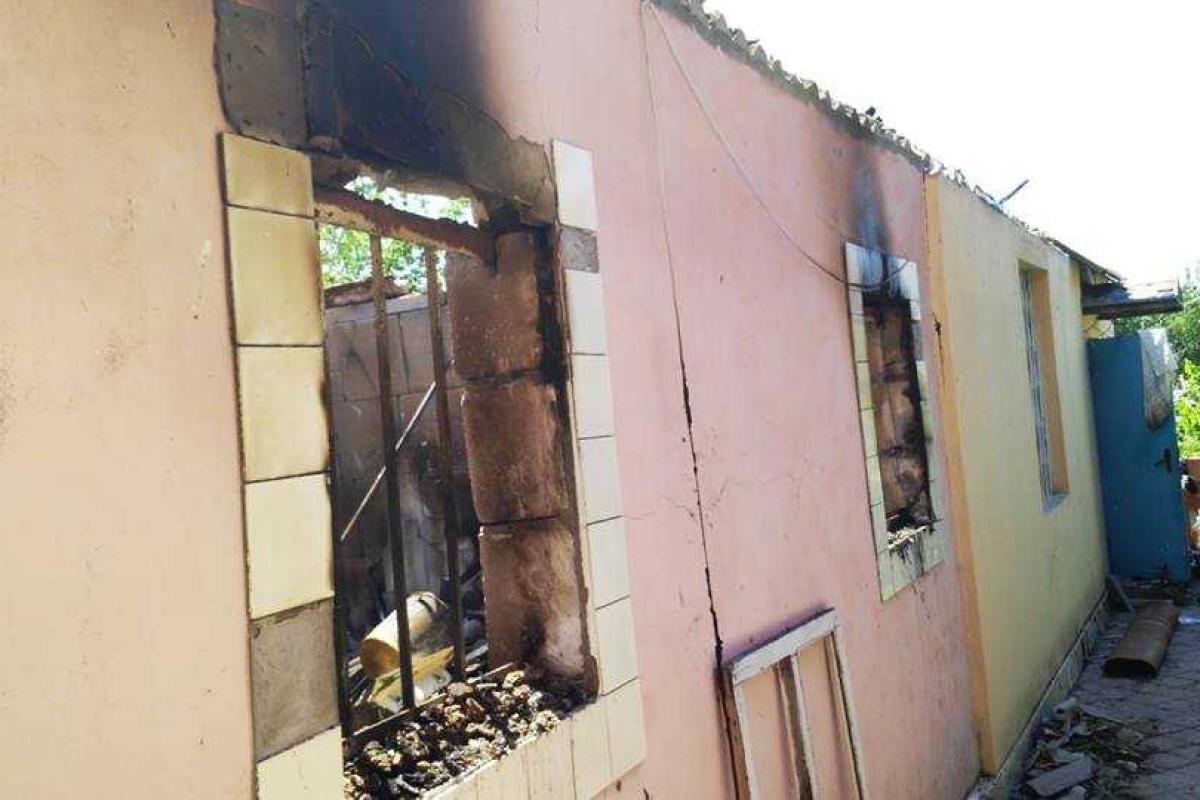 Появились фото последствий обстрелов со стороны боевиков