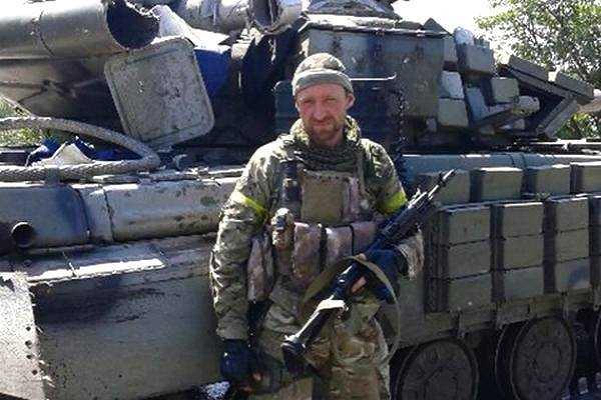 В Киеве состоялось перезахоронение полковника - одного из героев Иловайской операции В Киеве состоялось перезахоронение полковника - одного из героев Иловайской операции