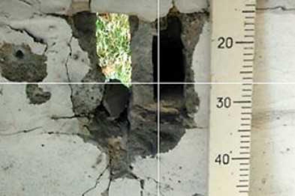 Марьинка снова под огнем: пострадали дома мирных жителей