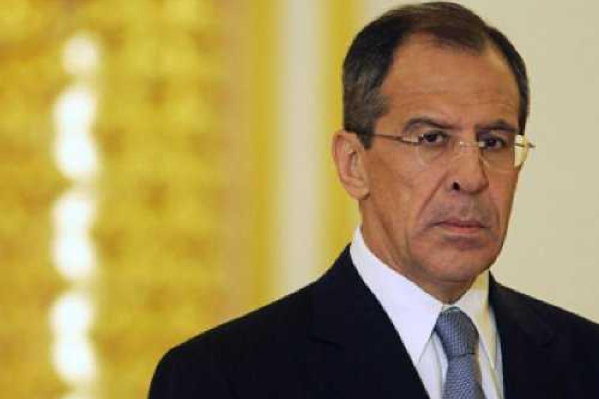 Глава российского МИД Сергей Лавров не влез в лаосскую национальную рубашку Глава российского МИД Сергей Лавров не влез в лаосскую национальную рубашку