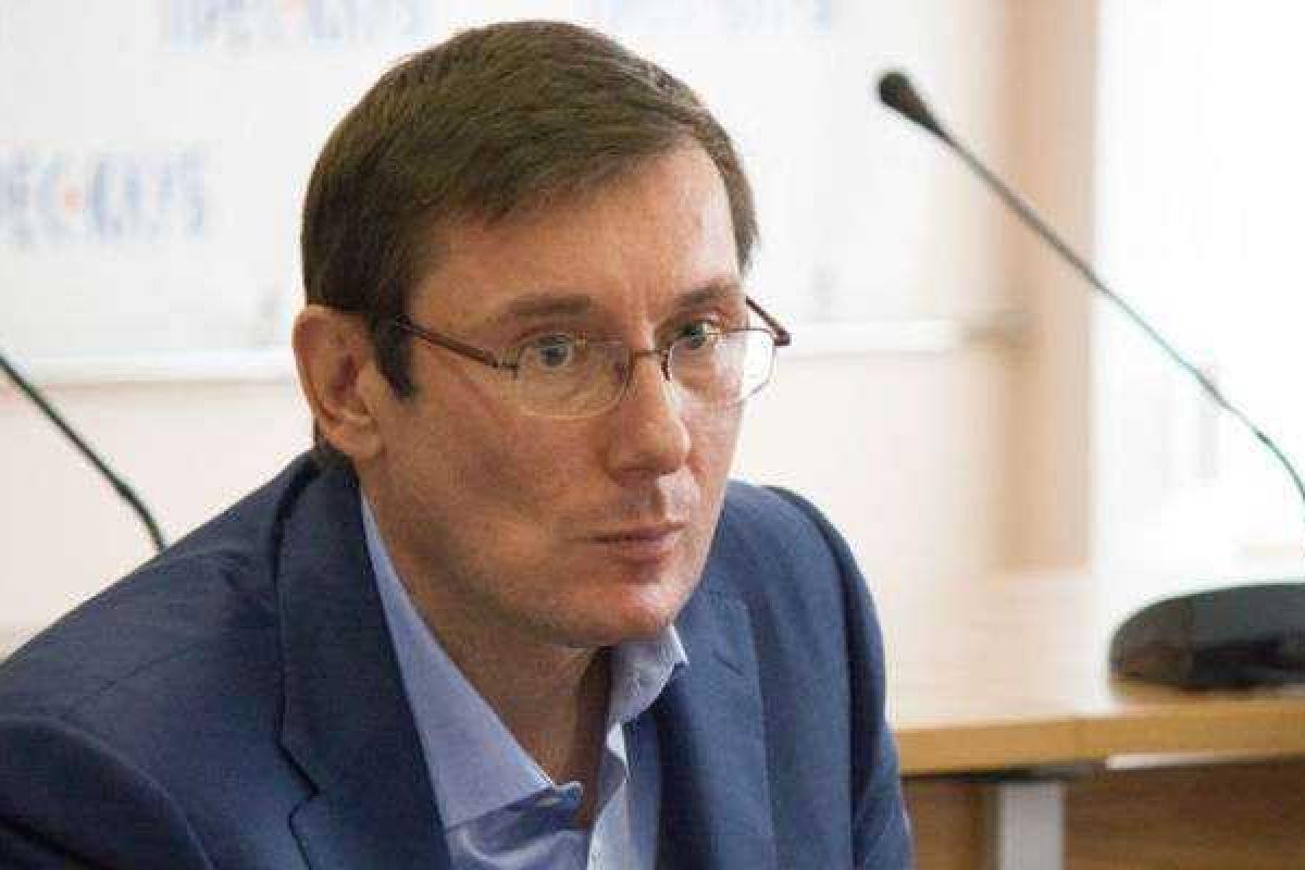 Луценко требует реального срока для бойца АТО, который изнасиловал школьницу Луценко требует реального срока для бойца АТО, который изнасиловал школьницу