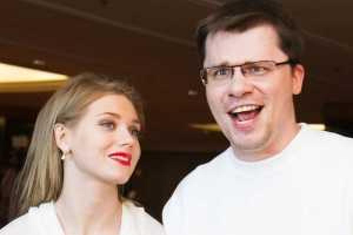 Кристина Асмус и Гарик Харламов вместе с маленькой дочкой отдыхают в Греции