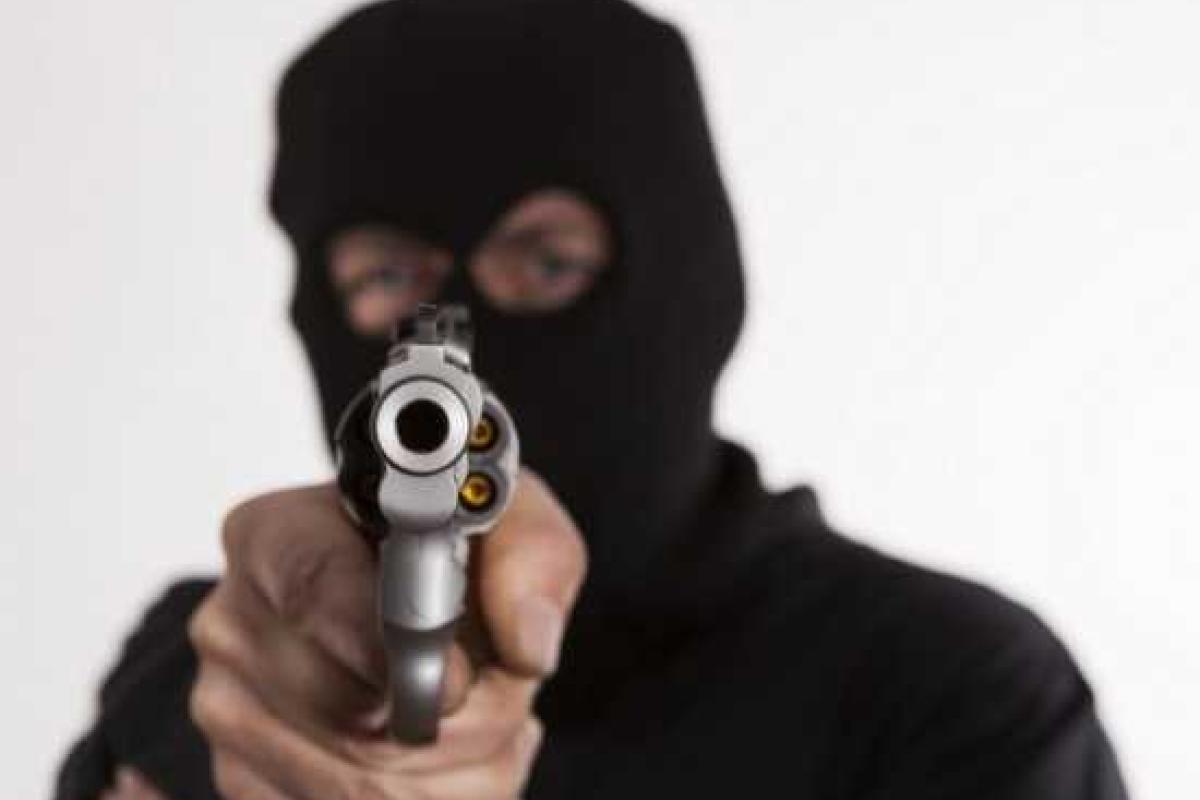 Жители "ЛНР" обвиняют боевиков в ограблении квартир Жители "ЛНР" обвиняют боевиков в ограблении квартир