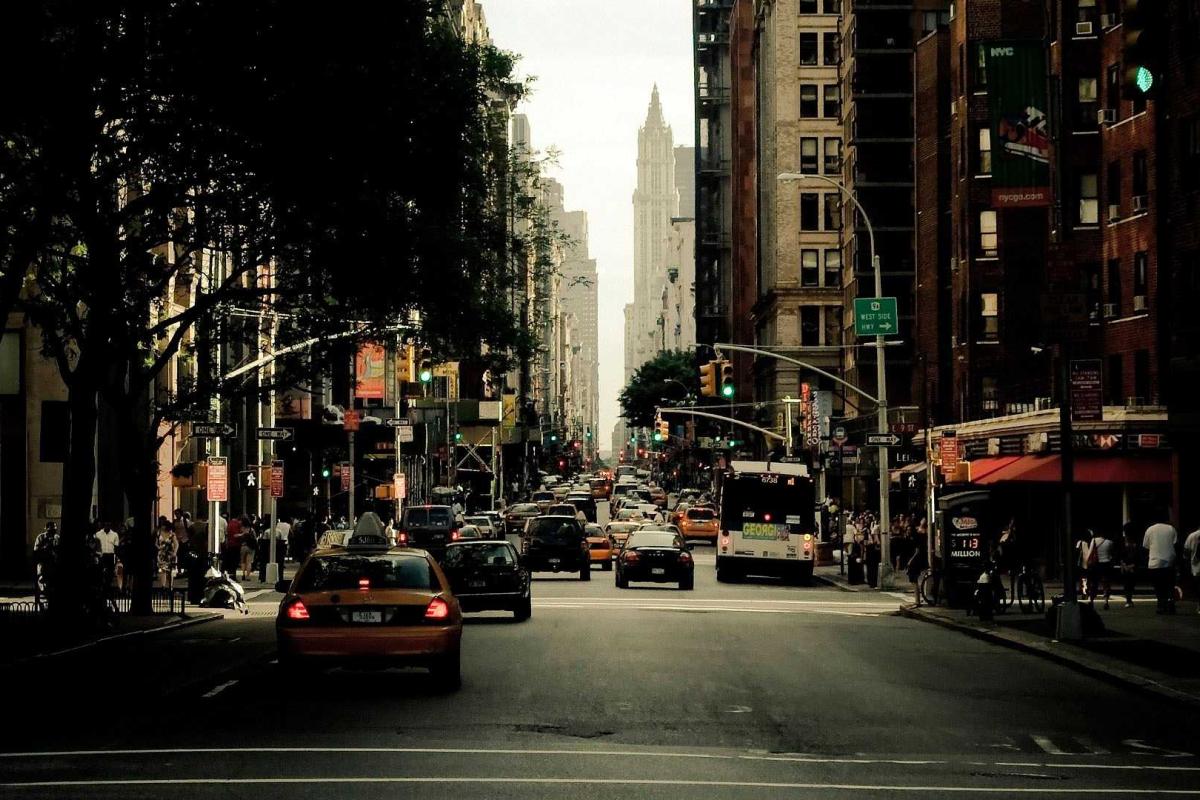 Зависший над Нью-Йорком НЛО оказал странное воздействие на здоровье людей Зависший над Нью-Йорком НЛО оказал странное воздействие на здоровье людей