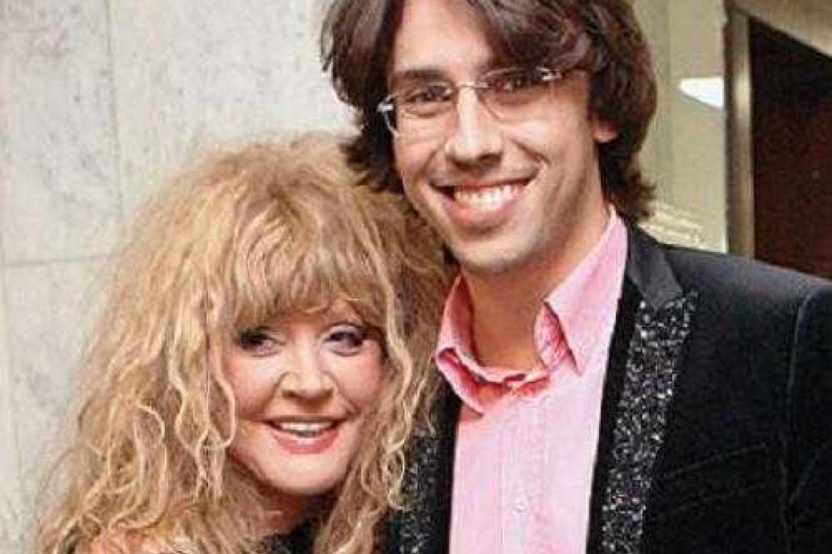 Детям Аллы Пугачевой и Максима Галкина подарили замок в Юрмале