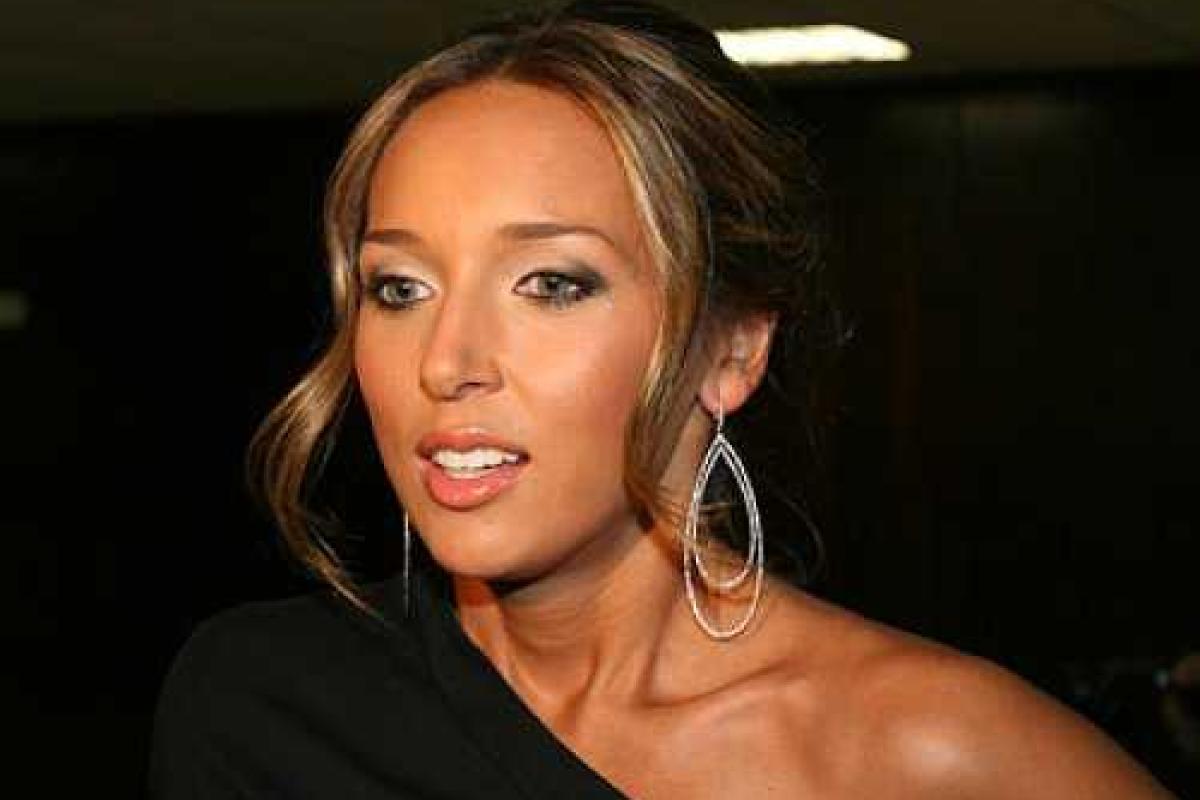 Беременная певица Алсу удивила фотографией без макияжа