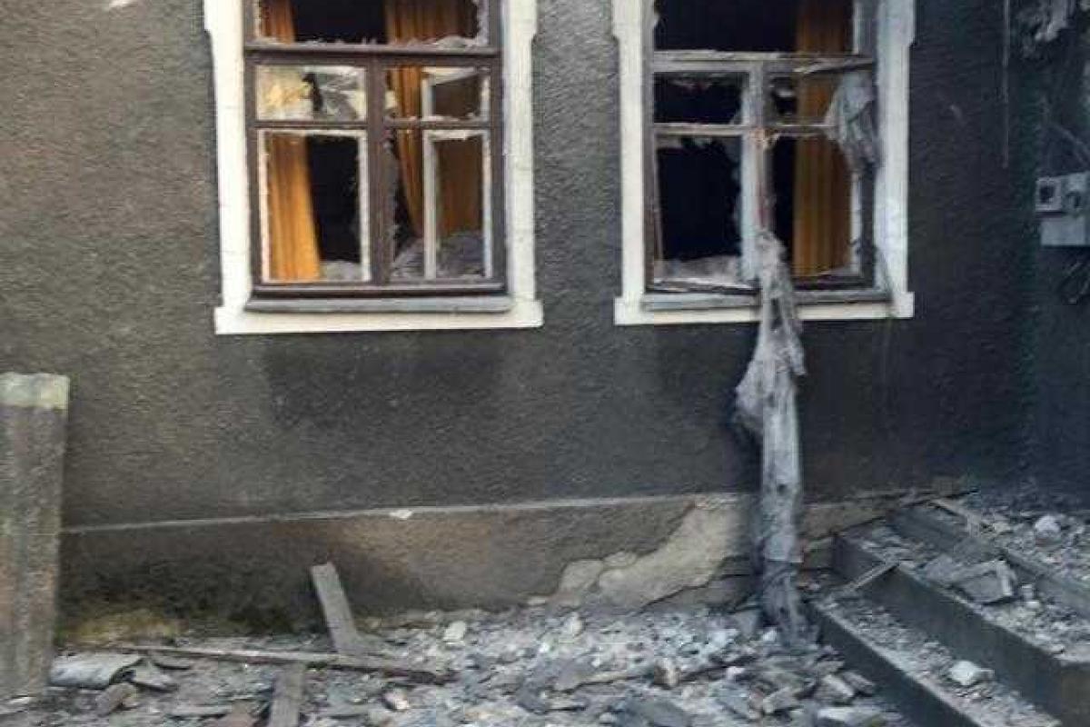 В Донецке после обстрелов 19 июля - новые разрушения В Донецке после обстрелов 19 июля - новые разрушения