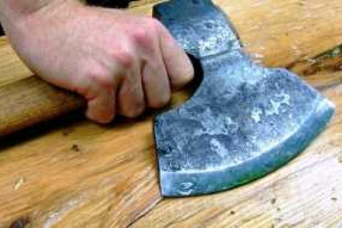 Россиянин изрубил топором пятерых беззащитных женщин Россиянин изрубил топором пятерых беззащитных женщин