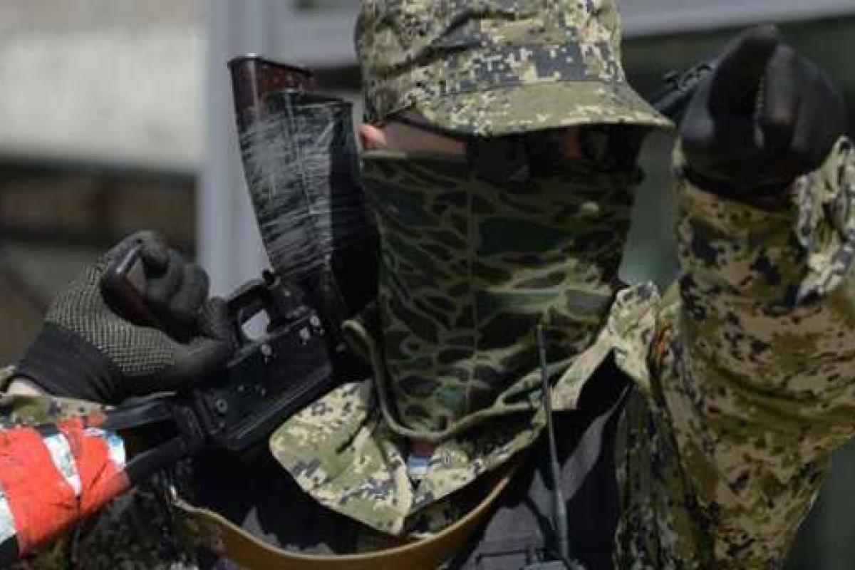 В Донецке боевики расстреляли людей, которые требовали убрать огневые позиции из жилых кварталов В Донецке боевики расстреляли людей, которые требовали убрать огневые позиции из жилых кварталов