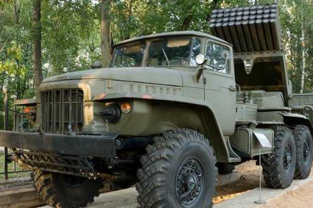 Боевики "ДНР" в отместку командирам сожгли собственный "Град" Боевики "ДНР" в отместку командирам сожгли собственный "Град"