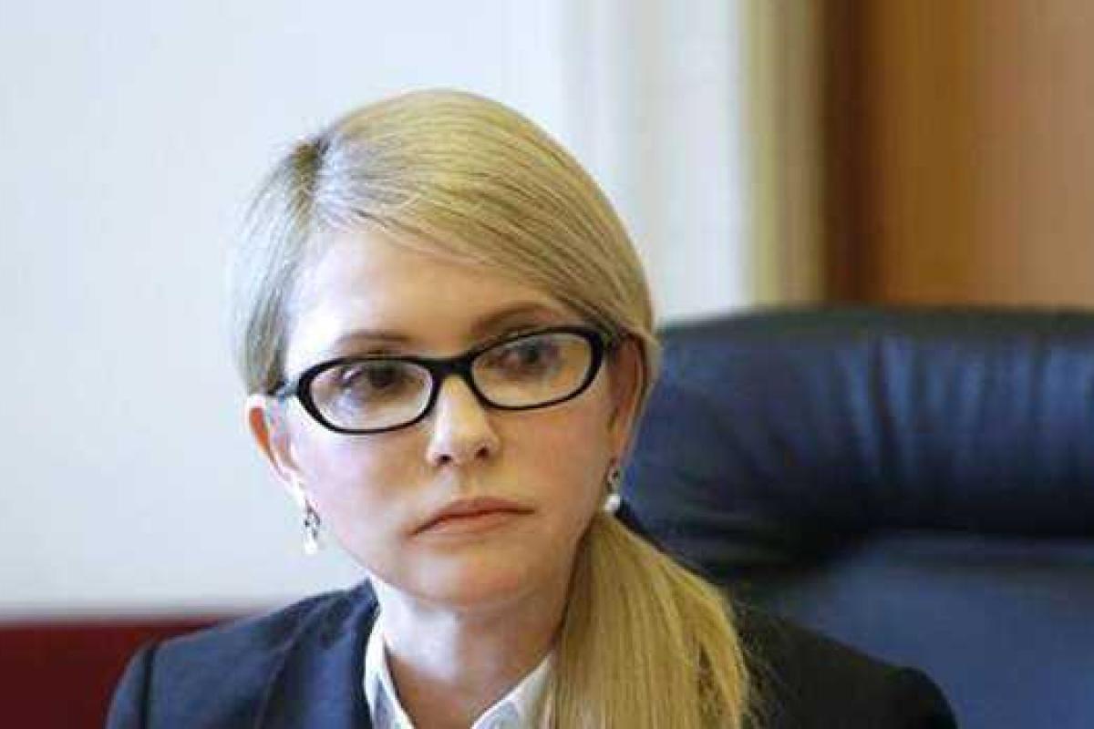Тимошенко возмутила общественность, выступив перед пенсионерами в туфлях из змеиной кожи Тимошенко возмутила общественность, выступив перед пенсионерами в туфлях из змеиной кожи