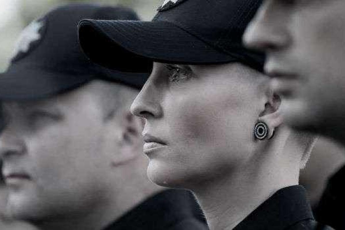 Медик прокомментировал смерть полицейской от плевка в лицо Медик прокомментировал смерть полицейской от плевка в лицо