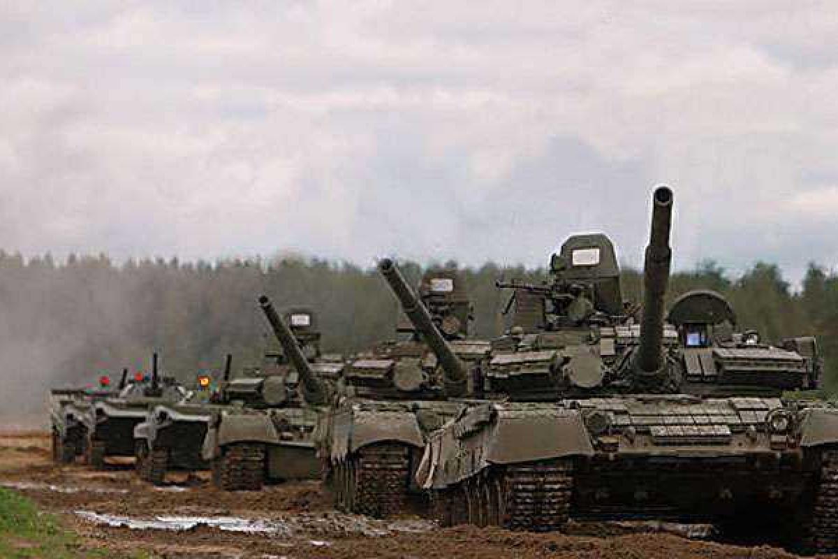 На Донбассе террористы увеличили количество танков на замаскированных позициях