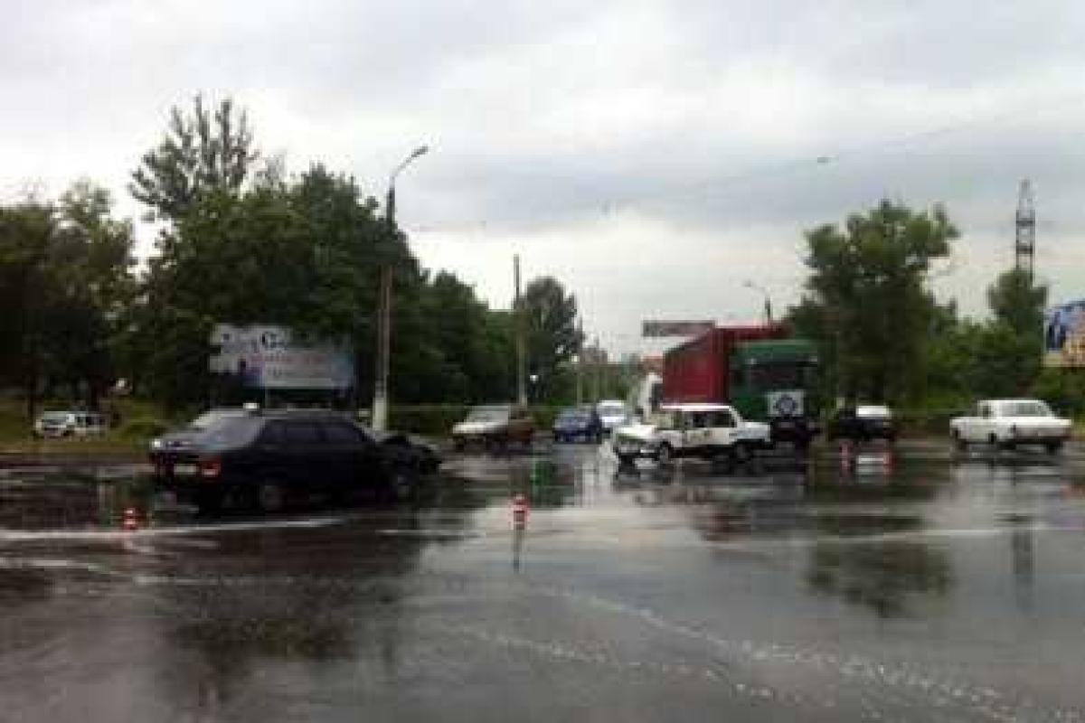 В Славянске страшное ДТП: в результате столкновения двух легковых автомобилей пострадали шесть человек