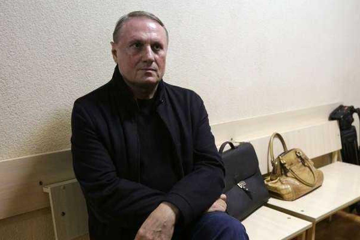 Перед арестом Ефремов рассказал, что спонсирует боевиков "ЛНР" Перед арестом Ефремов рассказал, что спонсирует боевиков "ЛНР"