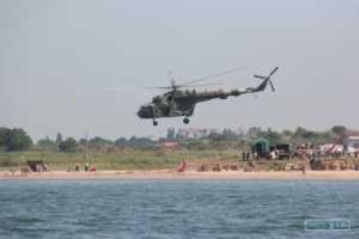 В Одессе пограничники десантировались в море без парашютов: опубликовано видео В Одессе пограничники десантировались в море без парашютов: опубликовано видео