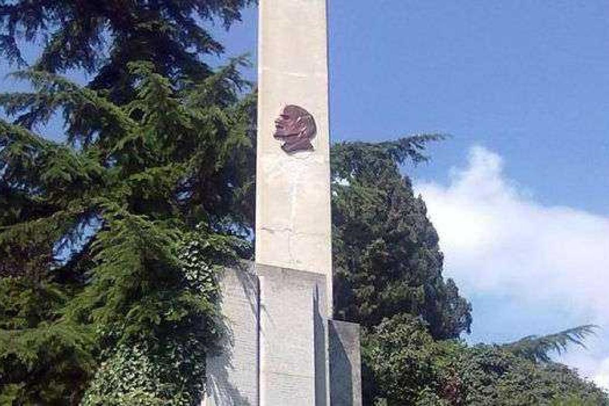 В оккупированной РФ Ялте исчезла голова Ленина В оккупированной РФ Ялте исчезла голова Ленина