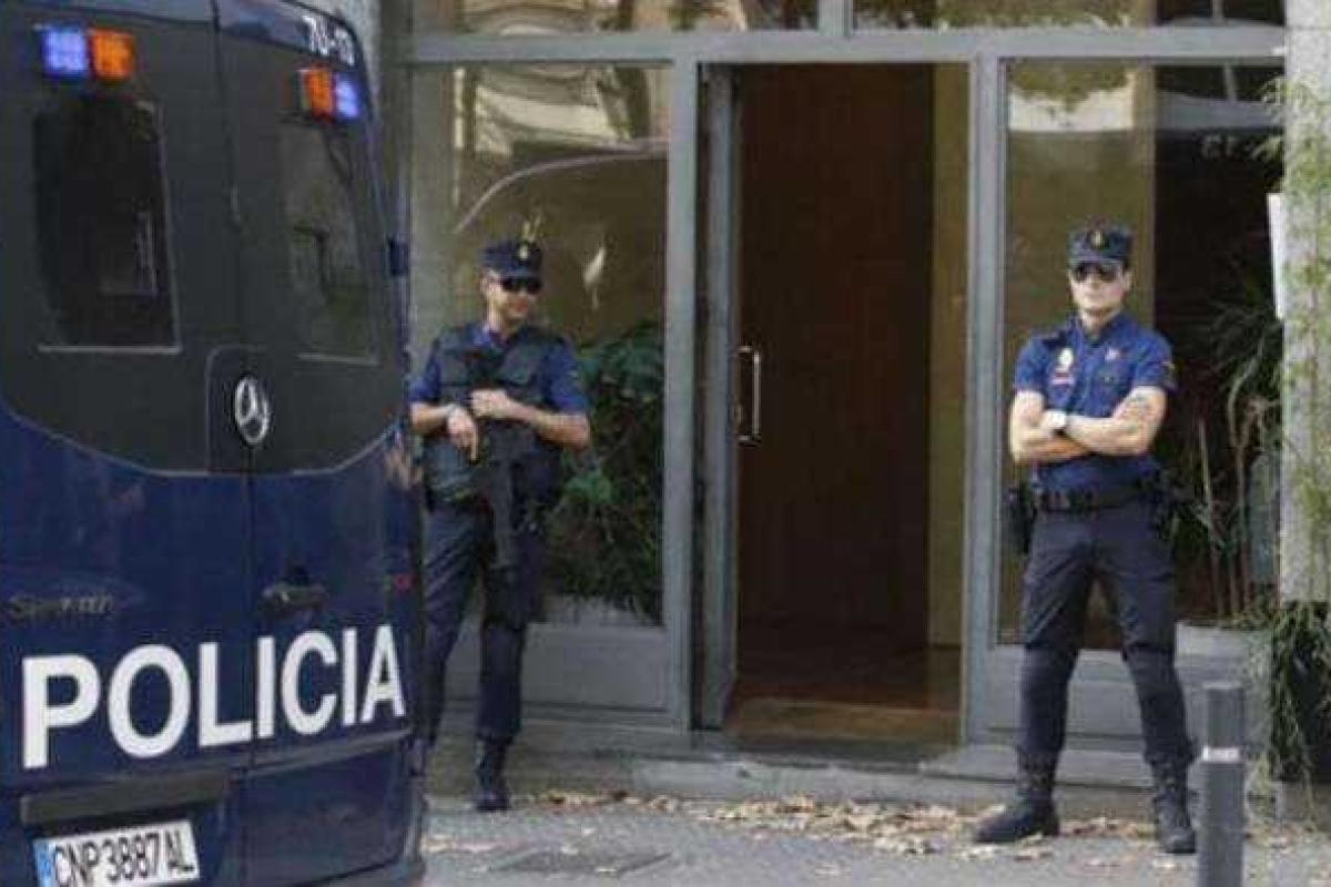 В Сети появилось видео задержания сына Черновецкого испанской полицией В Сети появилось видео задержания сына Черновецкого испанской полицией