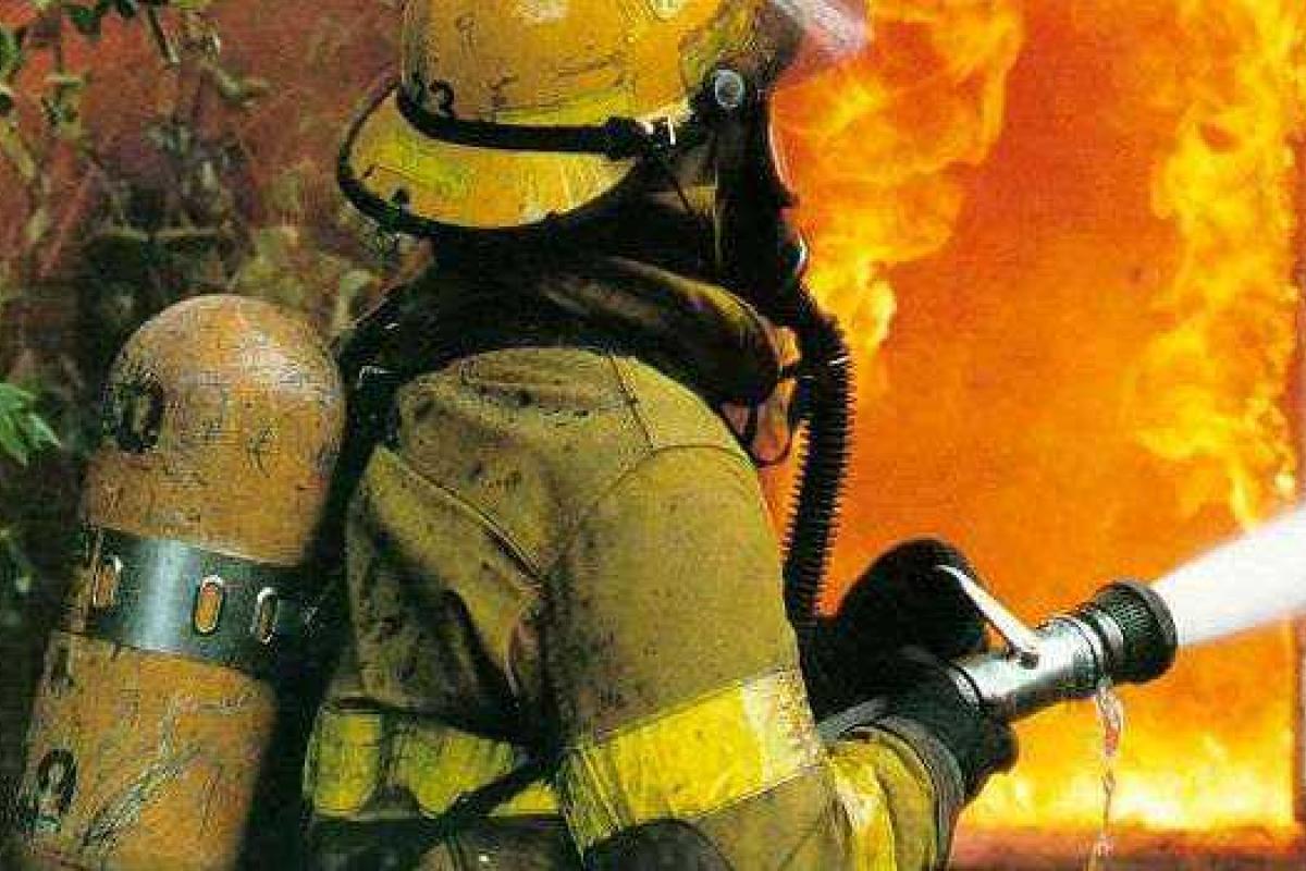 В Киеве случился пожар в многоэтажном доме, есть погибшие В Киеве случился пожар в многоэтажном доме, есть погибшие