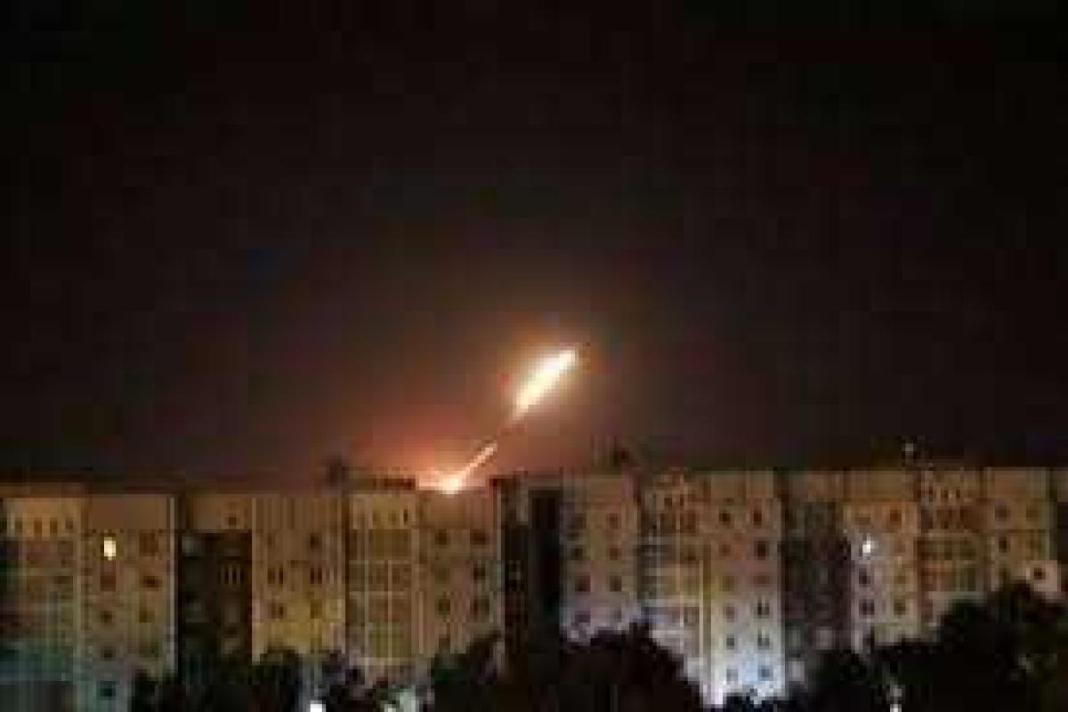 Под Донецком всю ночь шли тяжелые бои - соцсети