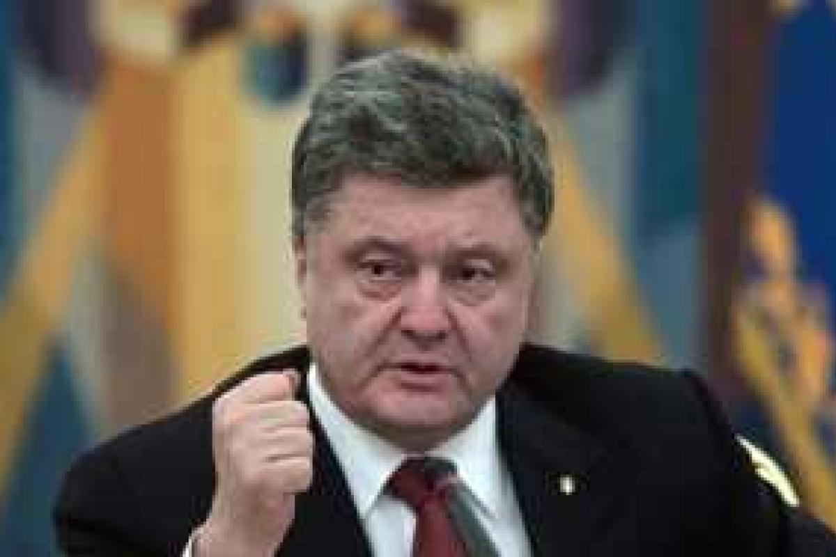 Порошенко провел совещание с силовиками по поводу убийства журналиста Шеремета Порошенко провел совещание с силовиками по поводу убийства журналиста Шеремета