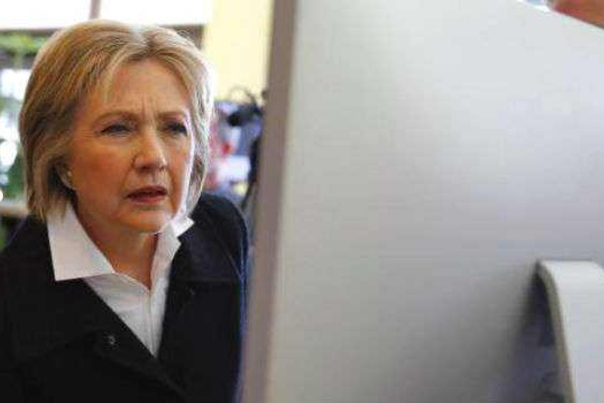 Хакеры взломали сеть предвыборного штаба Хиллари Клинтон Хакеры взломали сеть предвыборного штаба Хиллари Клинтон