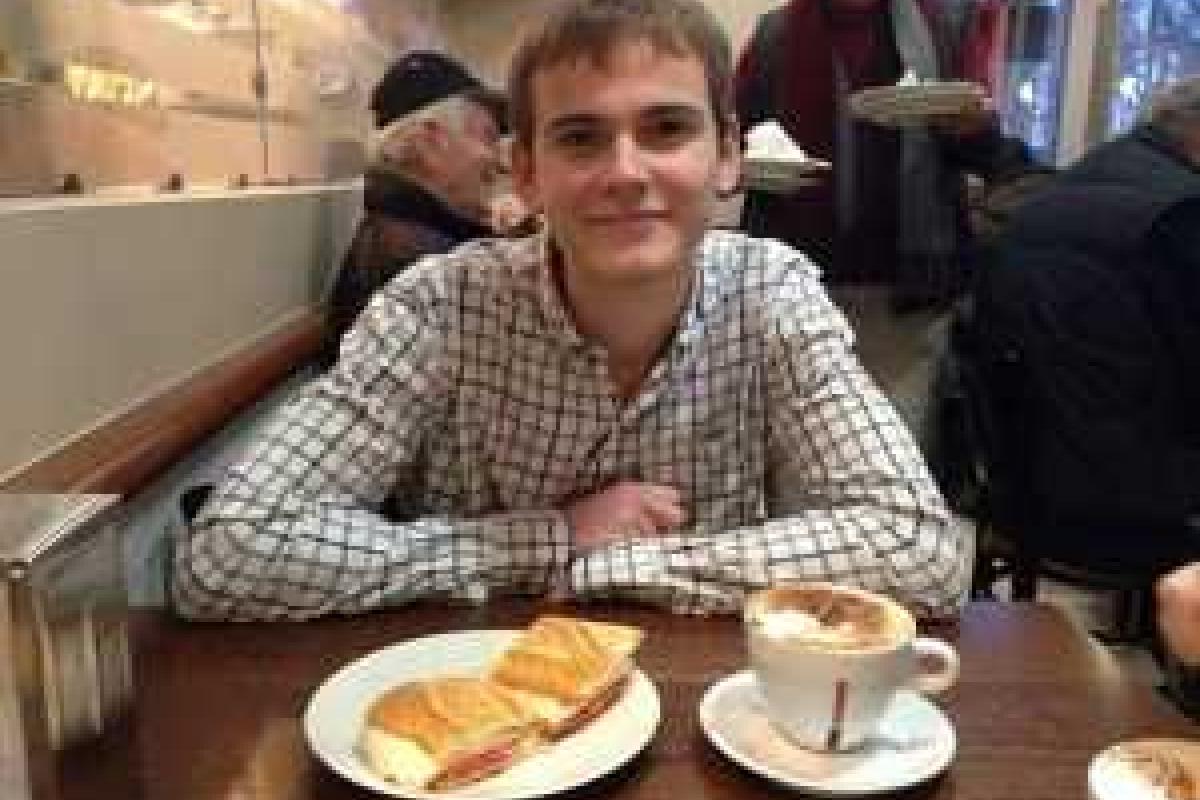 В Сети появилось фото документов погибшего в Ницце украинца В Сети появилось фото документов погибшего в Ницце украинца