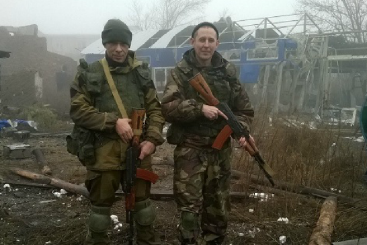 Под Горловкой погиб боевик из Москвы, топтавший ногами флаг Украины