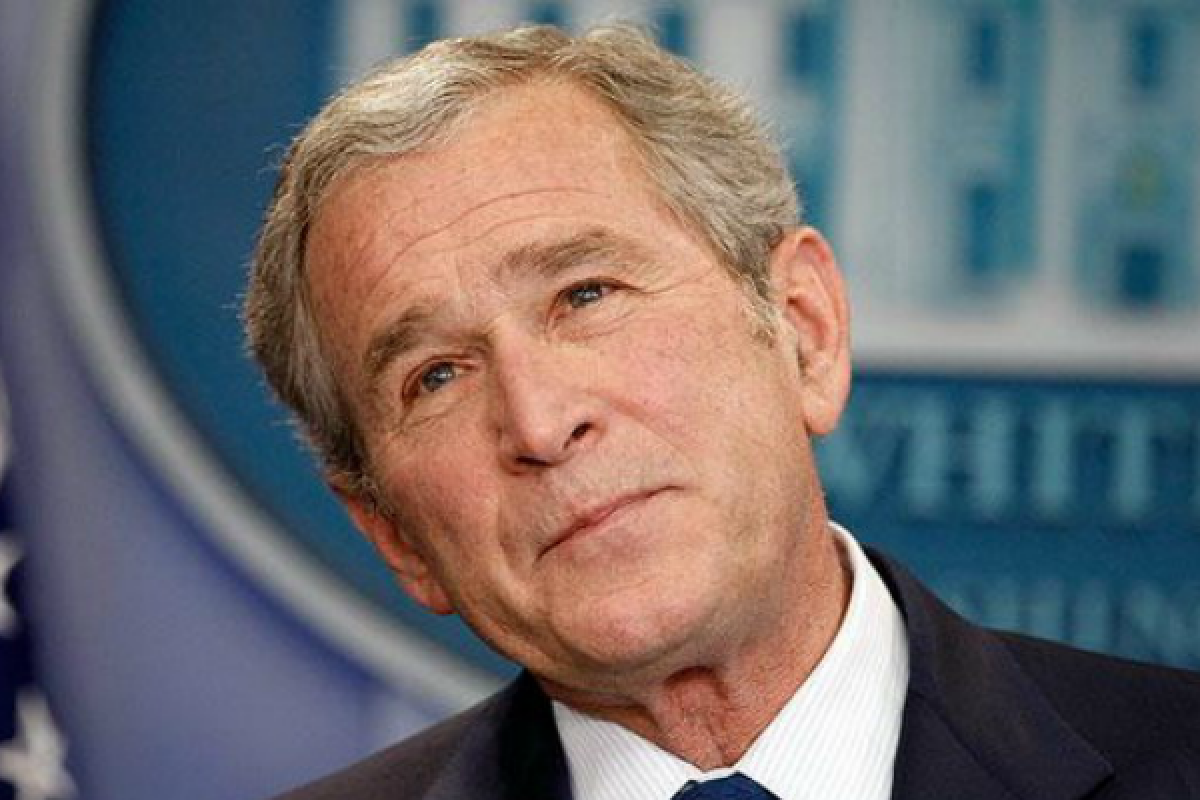 Джордж Буш станцевал на панихиде по жертвам в Далласе, вызвав бурю негодования в Сети Джордж Буш станцевал на панихиде по жертвам в Далласе, вызвав бурю негодования в Сети