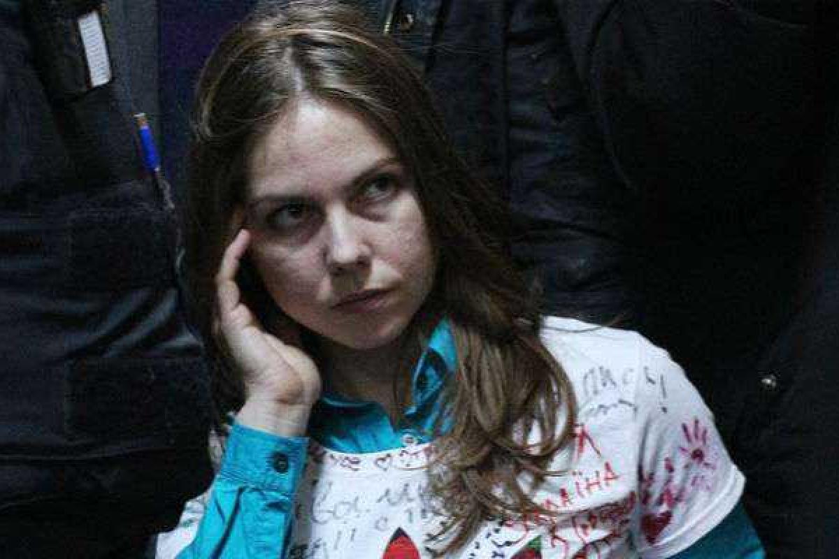 «Просить прощения у Донбасса»: Вера Савченко прокомментировала скандальное заявление сестры