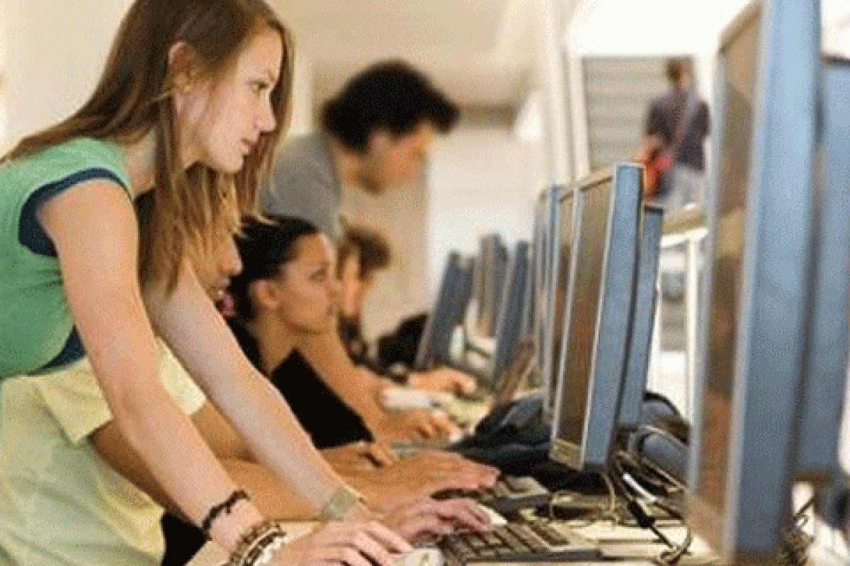 Абитуриентам посоветовали проверить электронные заявления из-за сбоя в системе Абитуриентам посоветовали проверить электронные заявления из-за сбоя в системе