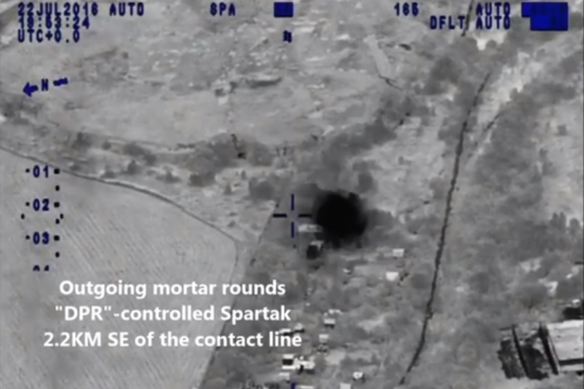 Беспилотник ОБСЕ заснял, как боевики палят по ВСУ из пригорода Донецка Беспилотник ОБСЕ заснял, как боевики палят по ВСУ из пригорода Донецка